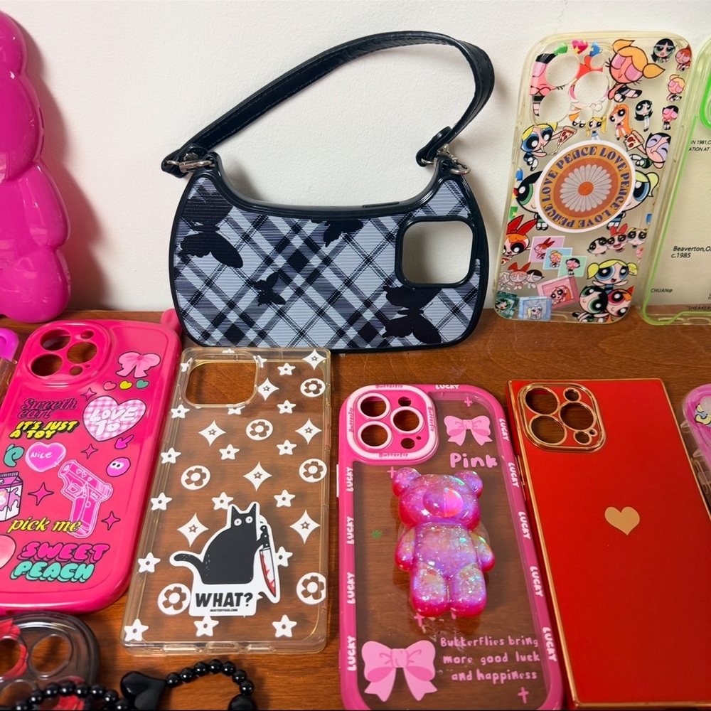 iPhone 13 Pro Max Case Bundle
Gently Used
Pink / Clear / Multicolor
Y2K